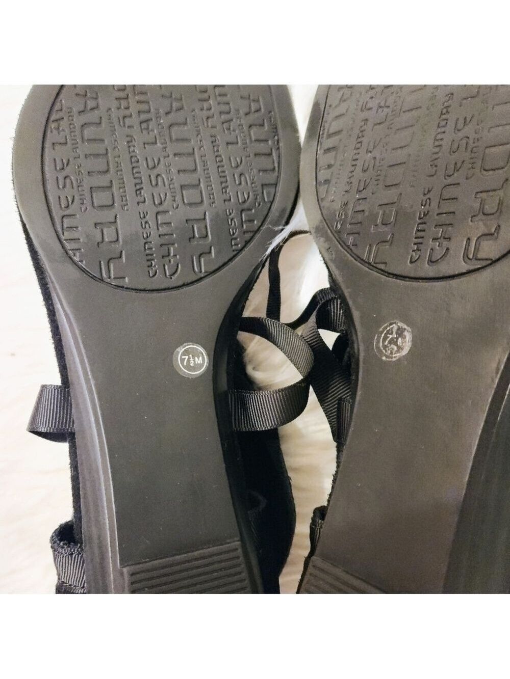 Chinese Laundry Black Suede Thong Flat Sandals Size 7.5 Medium - Picture 10 of 12